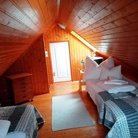Eoetvoes Nyaralo Villa Siófok Exterior foto
