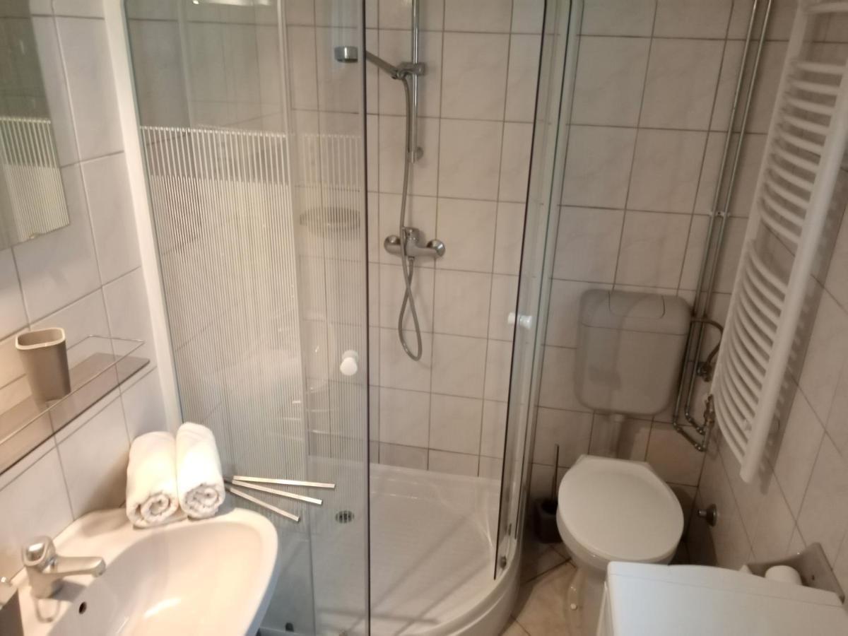 Eoetvoes Nyaralo Villa Siófok Exterior foto